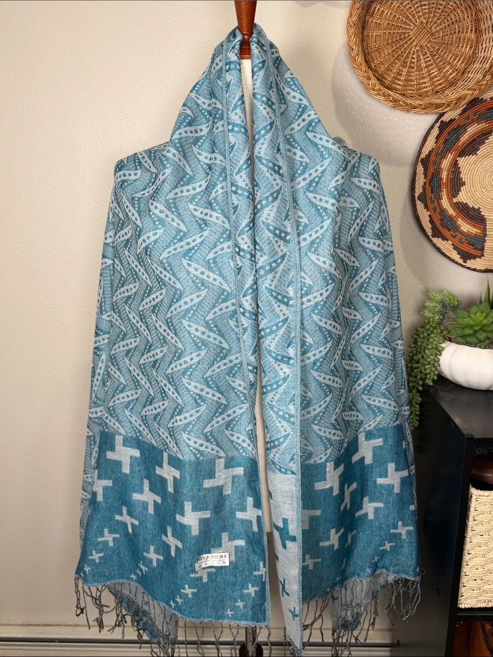 Gorgeous Pashmina Silk Blue Textured Scarf Soft Large